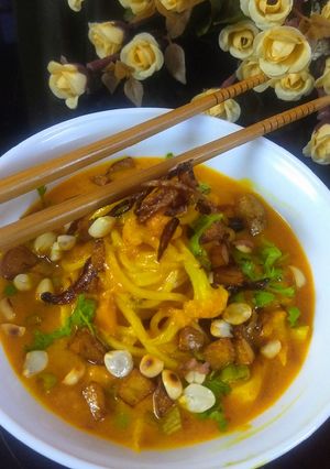 A picture of Veg khow suey.