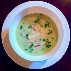 A picture of Chilled soup.