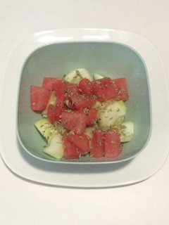 Una foto de Ensalada de sandía y pepino