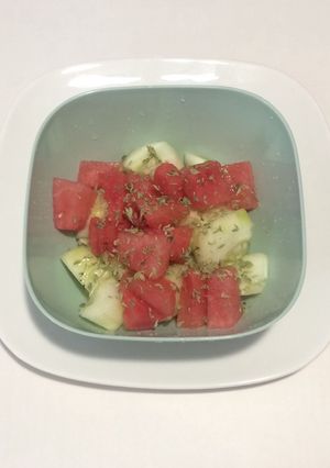 Una foto de Ensalada de sandía y pepino