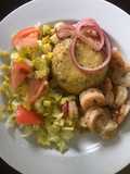 Mangú con camarones al ajillo