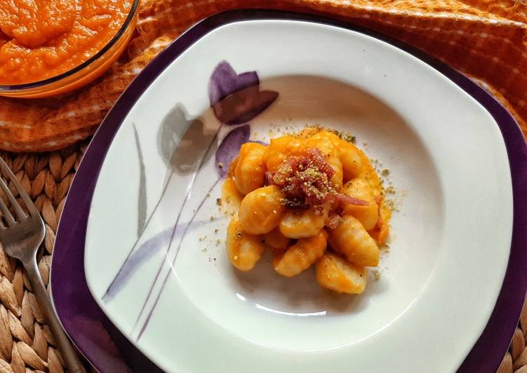 Recipe of Homemade Gnocchi Zucca, Speck e Pistacchio