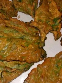 पालक पकोड़ा (Palak Pakoda Recipe in Hindi) रेसिपी मुख्य फोटो