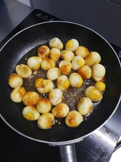 Hình của món Trứng cút chiên nước mắm.