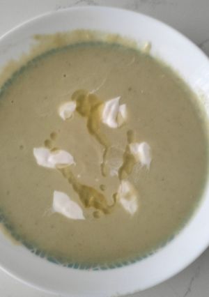 Una foto de Crema de calabacín y puerro