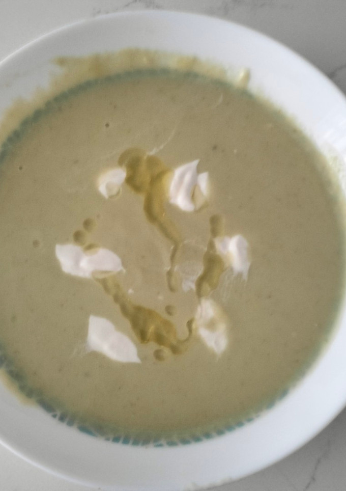 Una foto de Crema de calabacín y puerro