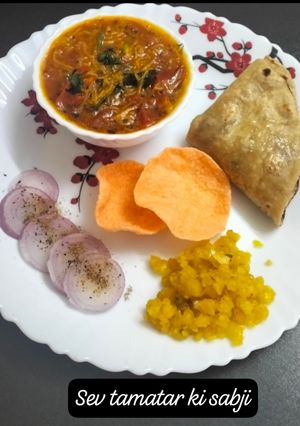 सेव टमाटर की सब्जी रेसिपी मुख्य फोटो