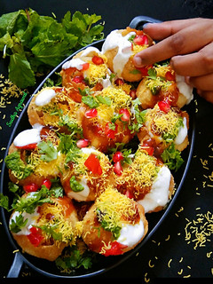 मुंबई स्ट्रीट स्टाइल दही पूरी (mumbai street style dahi Poori recipe in Hindi) रेसिपी मुख्य फोटो