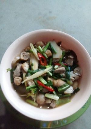 รูปของ ต้มแซบหมูใส่เห็ดฟาง(เนื่องจากหากระดูกอ่อนไม่ได้เลยใช้เนื้อหมูแทน