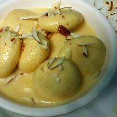 A picture of Rasmalai.