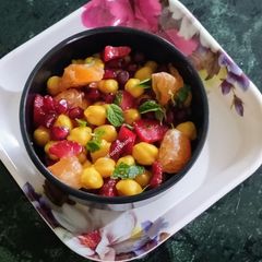 A picture of Chana/Chickpeas Salad (for kids).