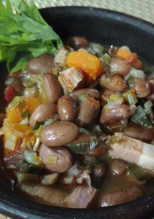 Una foto de Cazuela de porotos para los muchachos