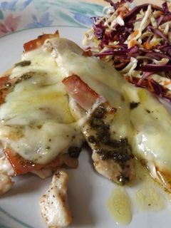Una foto de Filetes de pavo y bacon al pesto con mozzarella