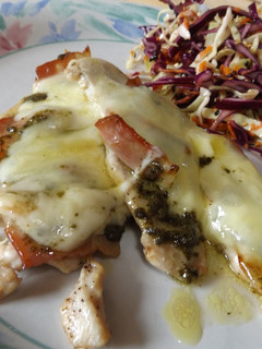 Una foto de Filetes de pavo y bacon al pesto con mozzarella