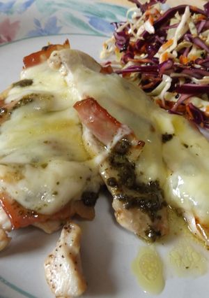 Una foto de Filetes de pavo y bacon al pesto con mozzarella