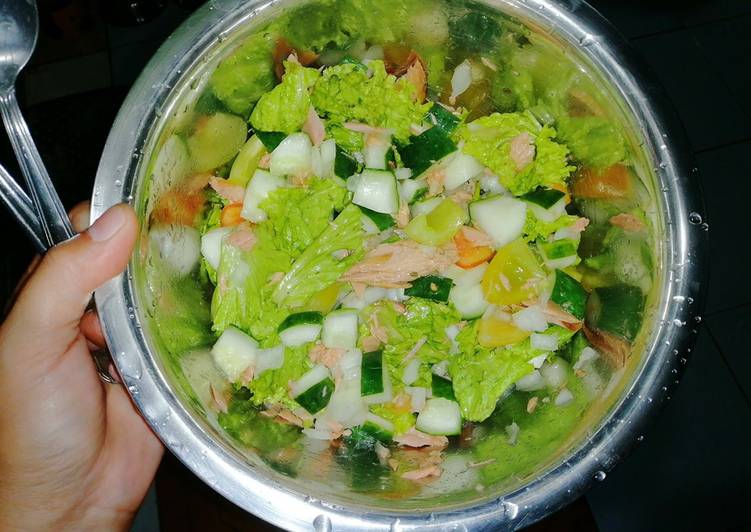 Recipe of Any-night-of-the-week Salad in Home Made Vinaigrette Dressing