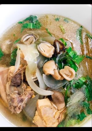 Hình của món Miến gà hầm nấm.