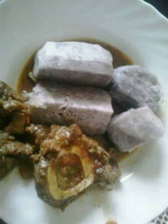 A picture of Beef stew and boiled arrow roots.