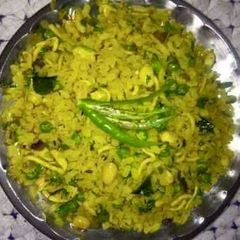 A picture of Khatta mitha Poha.