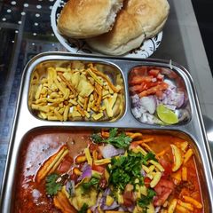 A picture of Katwaali Kolhapuri Misal.