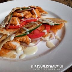 A picture of Pita pockets sandwich.