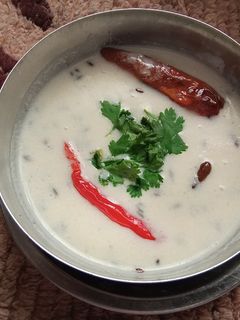 ચણા ની વાટી દાળ ની કઢી (Chana Vati Dal Kadhi Recipe In Gujarati) રેસીપી મુખ્ય ફોટો