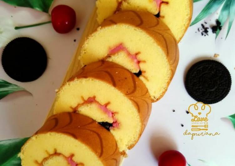 Bolu gulung toping oreo