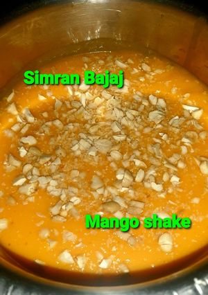मैंगो शेक(mango shake recipe in hindi) रेसिपी मुख्य फोटो