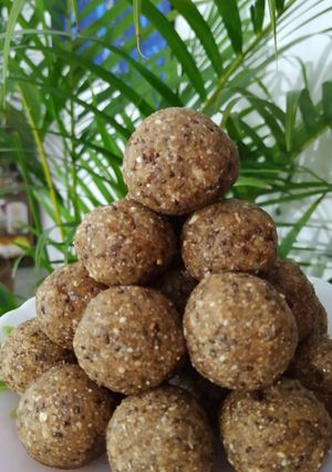 A picture of Peanuts Til ladoo.