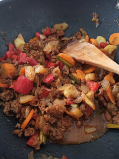 Una foto de Verduras en wok al estilo chino con heura