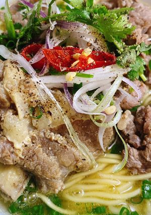 Hình của món Mì Trứng Sườn Bò.