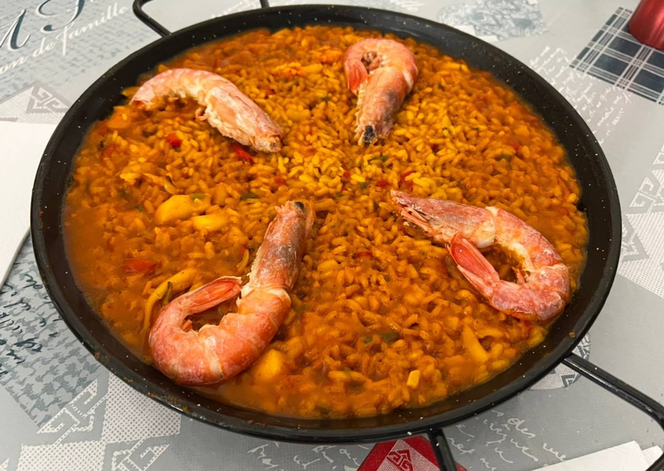 Paella con sepia y gambón