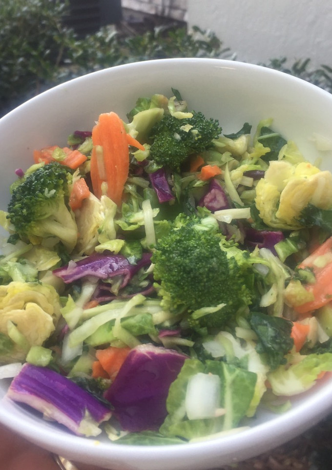 Una foto de Ensalada Mixta cruda 😵 una locura de sabores... Atrévete a probar😄😋