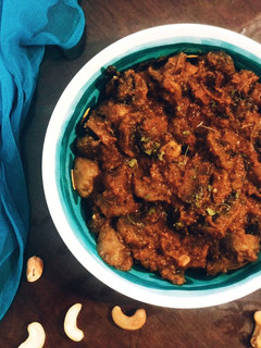 காளான் முந்திரி கிரேவி (Kaalaan munthiri gravy recipe in tamil) செய்முறை முக்கிய புகைப்படம்