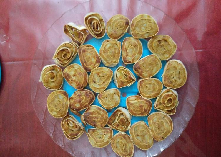 Recipe of Favorite Potato surprise / Samosa pinwheels #Monsoon