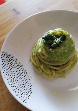 Foto di Spaghetti con pesto di asparagi e pinoli 🥬🍋😋