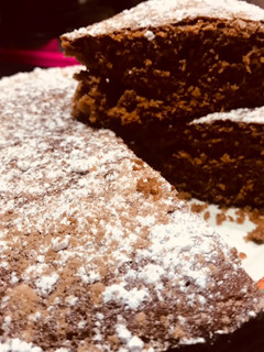 Una foto de Torta de chocolate a la naranja 🍊♥️