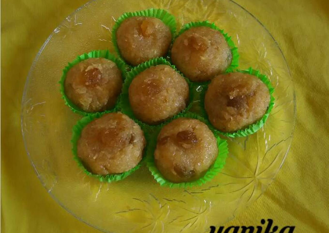 Apple coconut ladoo