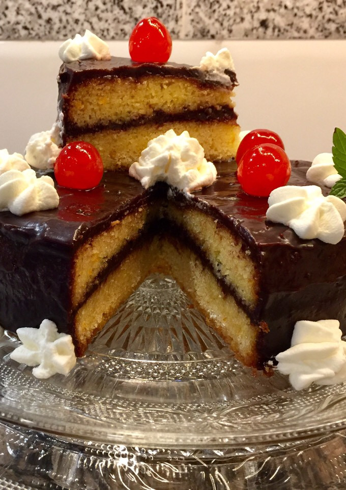 Una foto de Tarta húmeda de naranja y chocolate