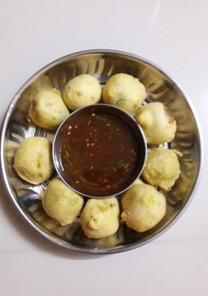 બટાકા વડા (Bataka Vada Recipe In Gujarati) રેસીપી મુખ્ય ફોટો