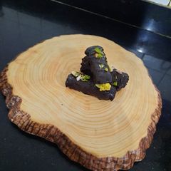 A picture of Shahi bread tukda roll.