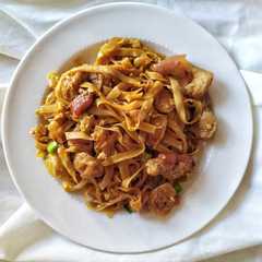 Kwetiau Goreng রেসিপির প্রধান ছবি