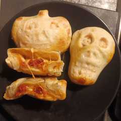 Una foto de Muñequitos Pizza de Halloween