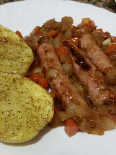 Una foto de Longanizas con patatas a lo light