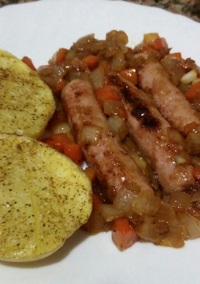 Una foto de Longanizas con patatas a lo light