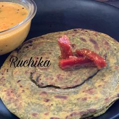 A picture of Methi Laccha Paratha.