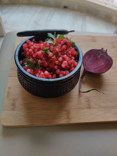 બીટરુટ સાબુદાણા ખીચડી (Beetroot Sabudana Khichdi Recipe) રેસીપી મુખ્ય ફોટો
