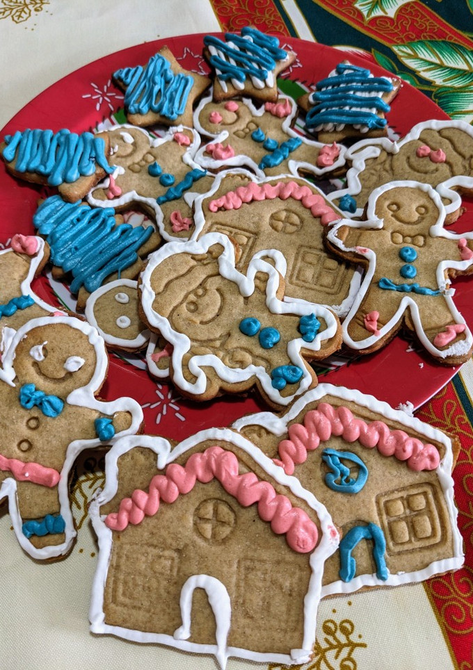 Una foto de 🎄Galletitas Navideñas de Jengibre, canela y miel 🍯