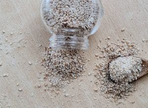 Una foto de Gomashio o gomasio 🇯🇵 Sal de sésamo 🏯 receta tradicional nipona de condimento natural y nutritivo