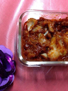 Una foto de Bacalao fresco con salsa de tomate y cebolla